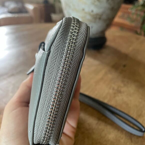 Free with purchase 🛍️Anne Klein” wallet - Picture 4 of 6